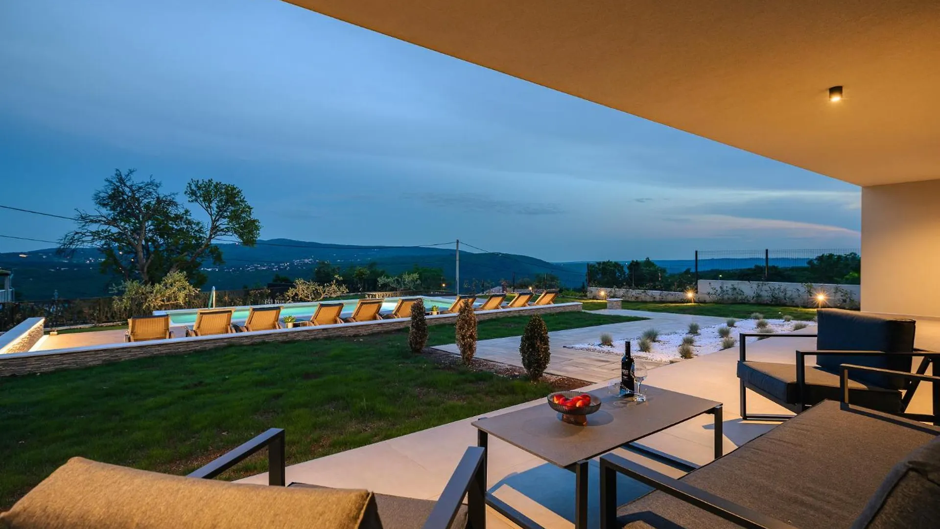 Villa De La Vie Raša 0*,